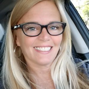 Meet your Posher, Stefanie